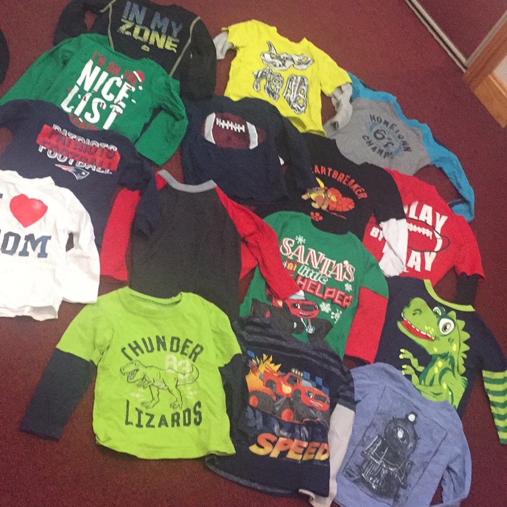 2T lot of long sleeve shirts !